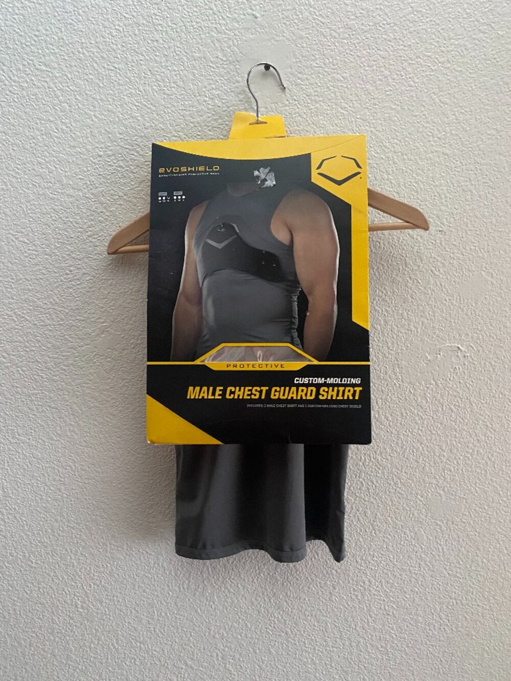 EVOSHIELD Youth Large Sleeveless Baseball Sofball Chest Guard Shirt Large NEW